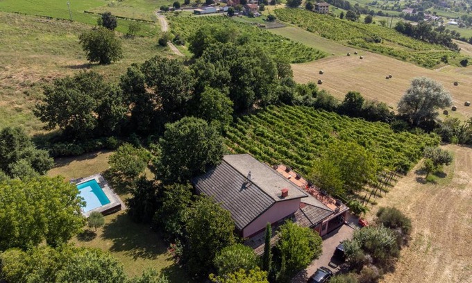 Langhirano Apartment | Exclusive Duplex Villa con piscina e vista