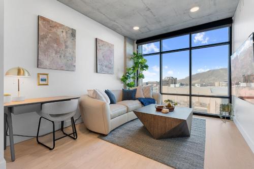 Rio Grande Apartment | Exclusive Dwntwn Retreat-Salt Palace & DeltaCenter