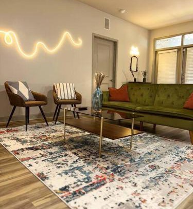 Greenway Plaza-Upper Kirby Apartment | Exclusive Escape