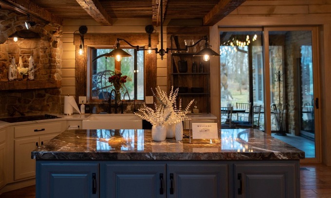 Fishers Cabin | Exclusive Gated Luxury Lodge Retreat Estate +Rec Barn in Hamilton County 10 acre