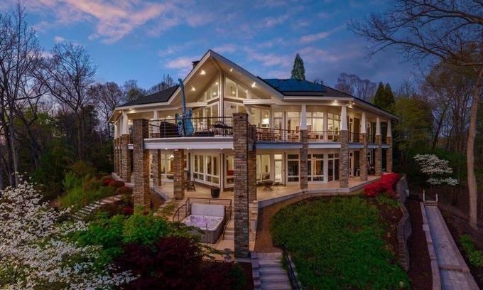 Barium Springs Ski Chalet | Exclusive Grand Lakefront Escape on Island 180 Lake Front Views