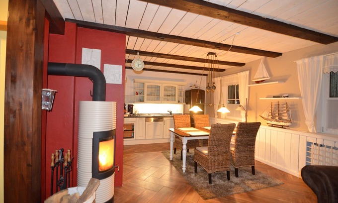 Trent House | Exclusive holiday home with fireplace, large terrace and garden + free laundry package