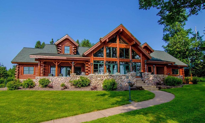 Hayward Cabin | Exclusive Home On Chippewa Flowage- 3.6 acres with sand beach and two Private docks