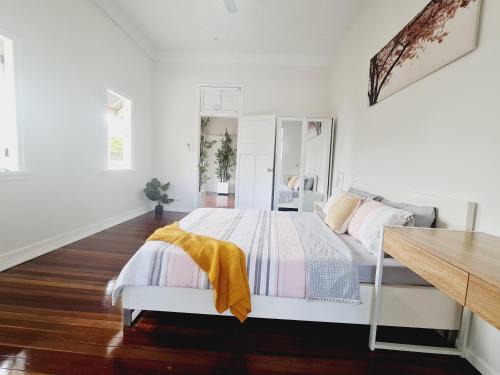 Maryborough Apartment | Exclusive location - Entire 3-bedroom Unit in Maryborough CBD, 10ppl