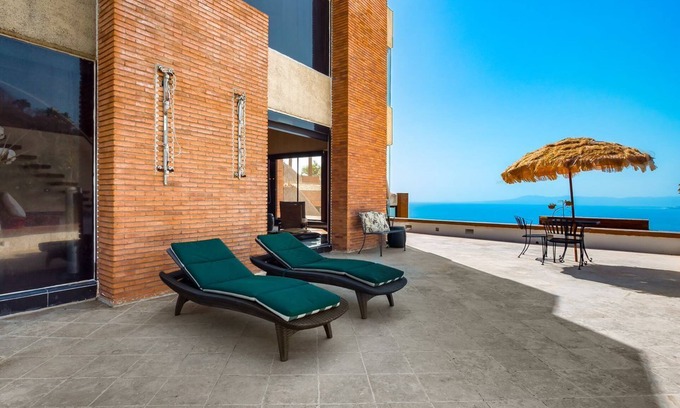 South Shore Hotel Area Cabin | Exclusive Master Suite - Casa Samo