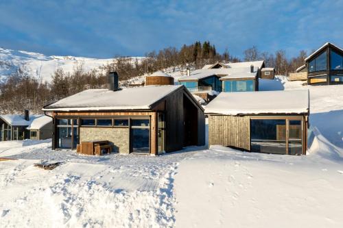 Sogndal House | Exclusive mountain cabin with spectacular views at the top of Hodlekve with possibility of extra unit