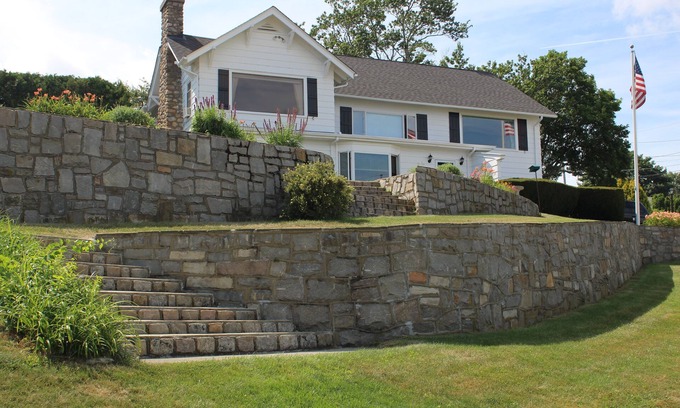Bonnet Shores House | Exclusive Neighborhood offers Spectacular Private Beach Home