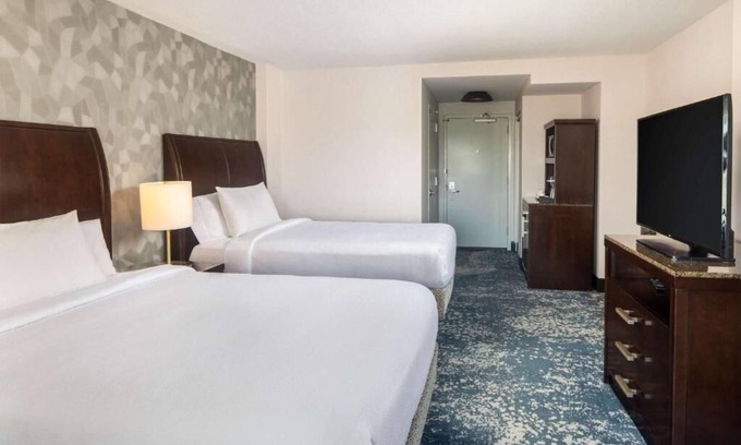 Bethesda Hotel | Exclusive NIH Stay Pet Friendly Near Red Line Metro And Attractions - 4 Units
