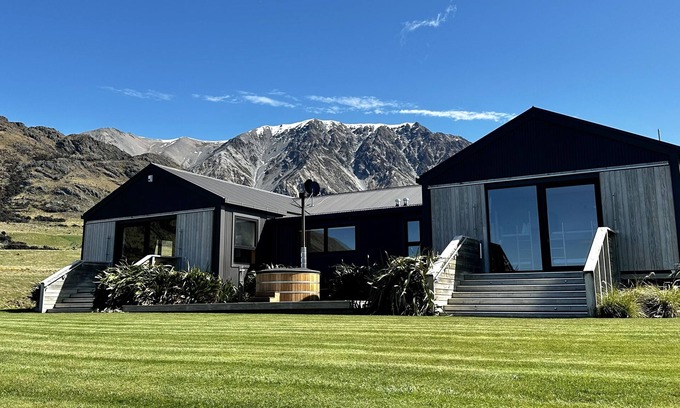 Ohau Cabin | Exclusive NZ high-country lodge hosting groups of up to 24.