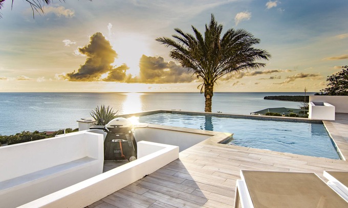 Bisento Villa | Exclusive Oceanview Villa Cas Abou – Sleeps 10, Private Pool & Beach Access