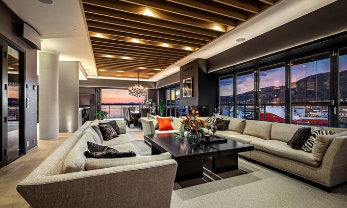 Bergen City Centre Apartment | Exclusive Penthouse with Bryggen Views