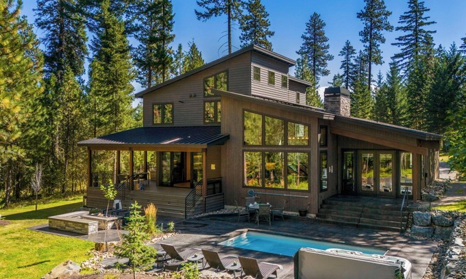 Ronald House | Exclusive Perk @ Suncadia's #1 Private Setting + Pool/Amazing Game Room
