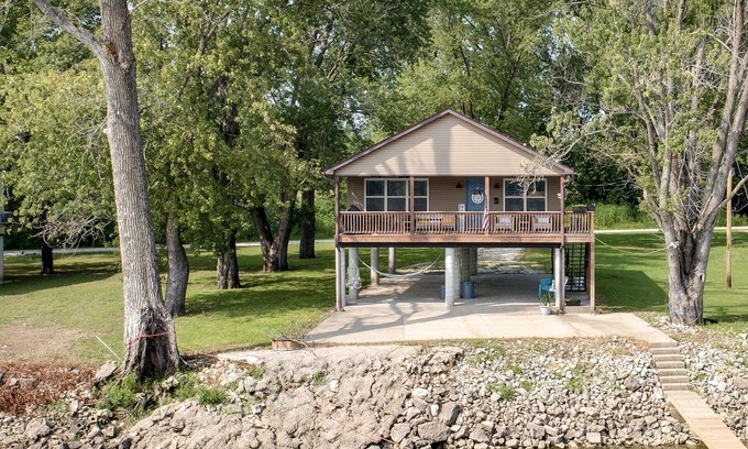 Michael Cabin | "Exclusive" River Cabin on Stilts