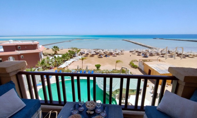 Dahar Apartment | Exclusive sea view suite (94m2, panoramic view, private beach, pools)