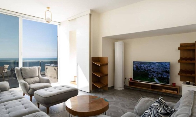 Durres Apartment | Exclusive Seafront Duplex with Jacuzzi