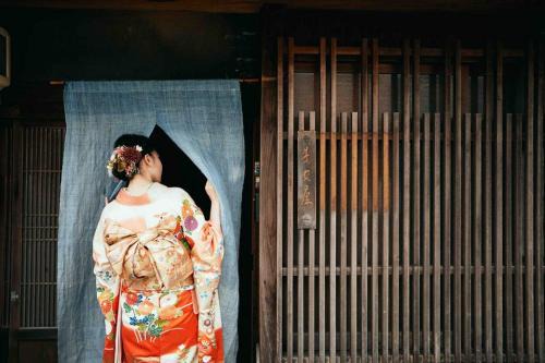 Shimizu Ward Villa | Exclusive Stay in a 120-Year-Old Art-Filled Inn