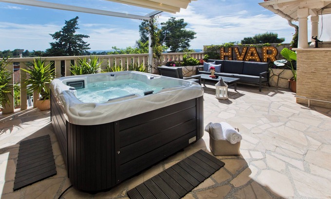 Krizna luka Bed & Breakfast | Exclusive Studio with Breakfast included + Private Jacuzzi & Outdoor Kitchen