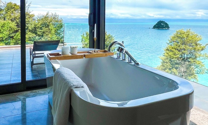 Ngaio Bay Villa | Exclusive Suite - Ocean Views & Beach