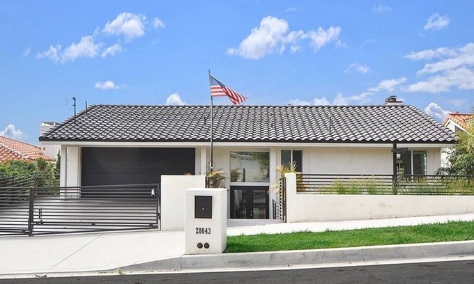 Rancho Palos Verdes House | Exclusive Tranquil Home for CEO, Executive, Presidents, & Travelers