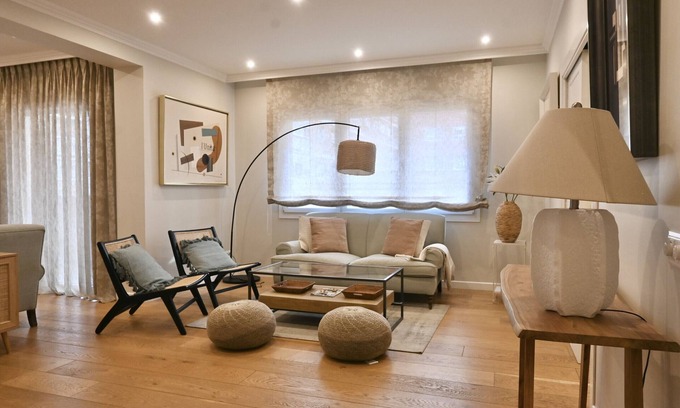 Nueva Espana Apartment | Exclusive Three Bedroom Apartment Steps from Plaza de Castilla