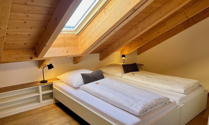 Sinzing Apartment | Exclusive top floor apartment (80sqm) with two bedrooms