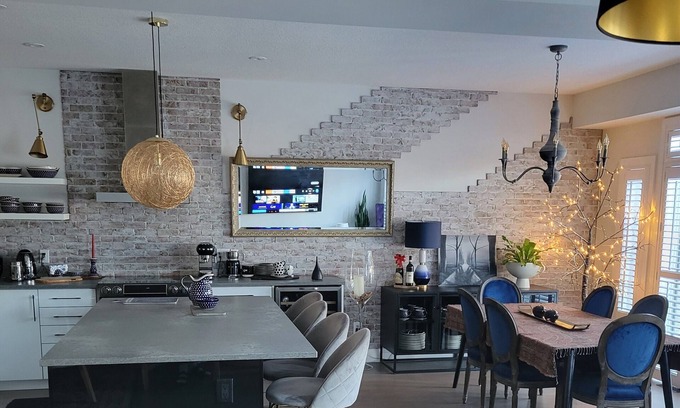 Waterloo House | Exclusive Townhome near West-Trails - New