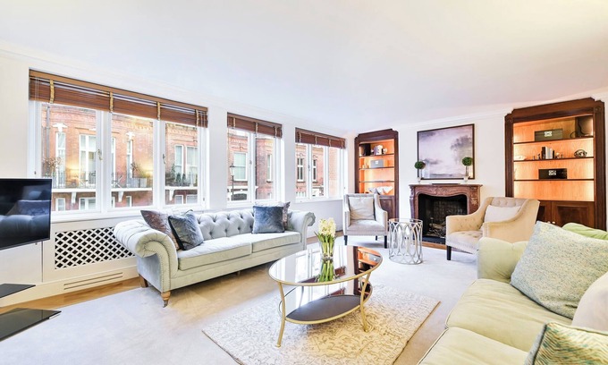 Knightsbridge House | Exclusive Townhouse next to Harrods.