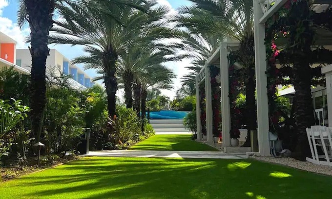 Seven Mile Beach Apartment | Exclusive Two-Bedroom Apartment