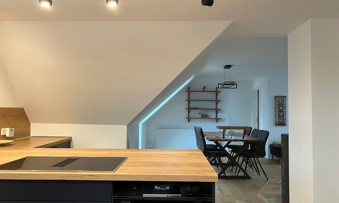 Seligenporten Apartment | Exclusive vacation apartment in the historic monastery courtyard