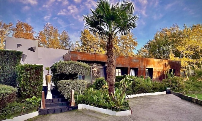 Loureiro Villa | Exclusive Villa of Author