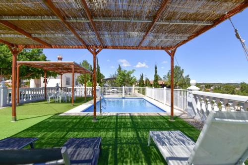 Catadau House | Exclusive Villa in Catadau: Pool & Private Gardens