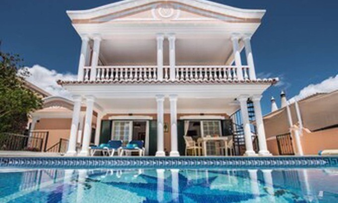 Chinicato Villa | Exclusive villa, close to the beach, heatable pool, WiFi, aircondition
