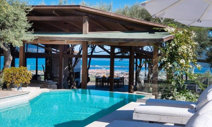 Apolpaina Villa | Exclusive Villa with Sophisticated Architecture
