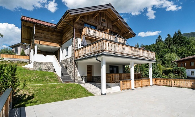 Wagrain Villa | Exclusive villa with hot tub near the centre