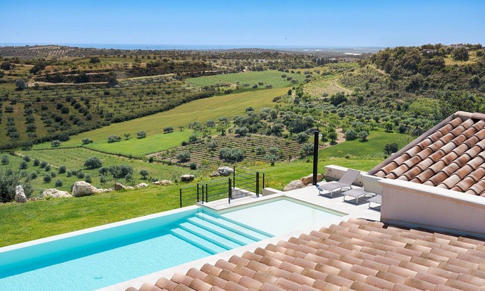 Noto Villa | Exclusive villa with pool near Noto - DiCasaInSicilia