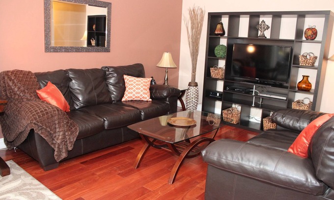 Whyte ave Condo | Executive 1-bedroom apartment near the University of Alberta