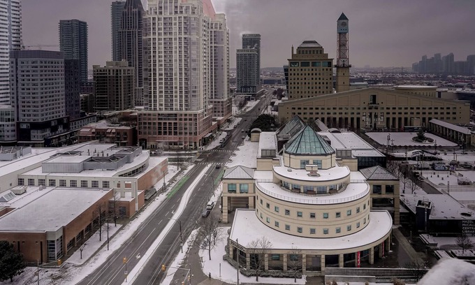 Downtown Mississauga Condo | Executive 2 Bedroom 2 Bath 1 Park Condo Square One|Toronto Airport YYZ 15 Minute