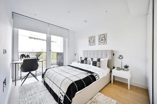 Shepherd's Bush Apartment | Executive 2bed Apartment -West London -Steps to Tube, Westfield - Pool