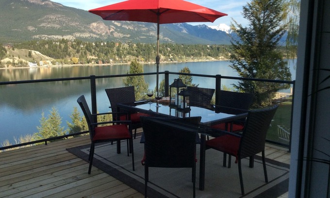 East Kootenay House | Executive 5 BR +Den Home, sleeps up to 10 w/ACn STR License S261025.01