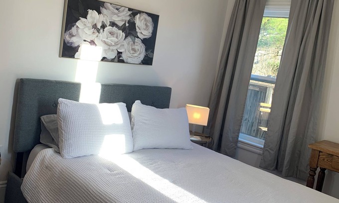 Wolfville Apartment | Executive Apartment 1 or 2 Bedroom Apartment in Downtown Wolfville