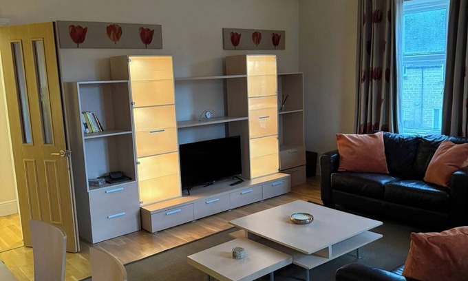 Witney Apartment | Executive Apartment, Woodford Mill, Witney