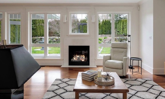 Mill Bay House | Executive Bungalow - 40 mins from Victoria and Nanaimo. BC