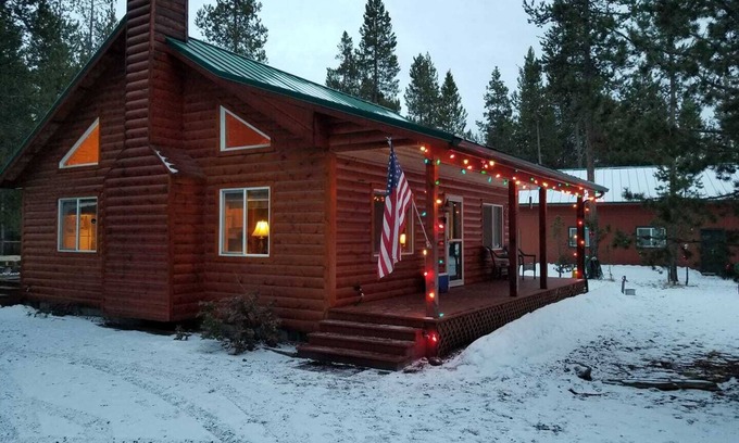 La Pine Cabin | Executive cabin in the woods!
