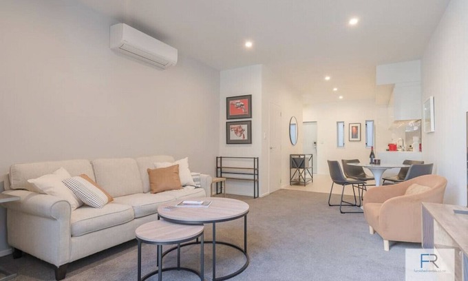 Freemans Bay House | Executive city-fringe Townhouse