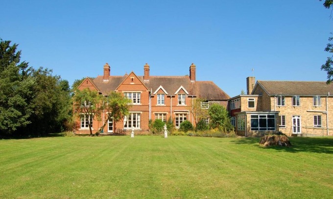 Willingham Apartment | Executive Ensuite with Bath Countryside view