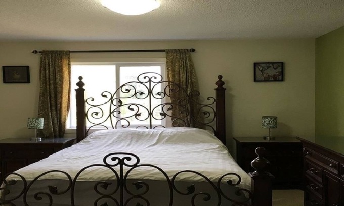 Airdrie House | * Executive Fully Furnished Upgraded Home *