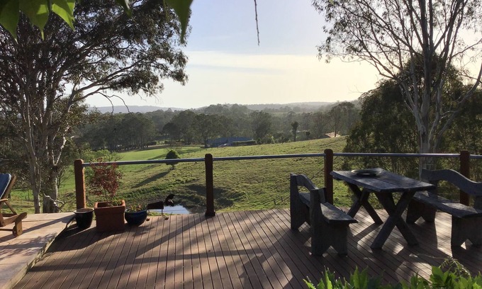 Moruya House | Executive home with pool and handy to beaches. Rural setting. Dog friendly