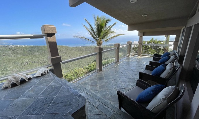 Kahala House | Executive Honolulu Home with Spectacular View