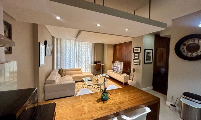 Kew Apartment | Executive Luxury 2 Bedroom Apartment