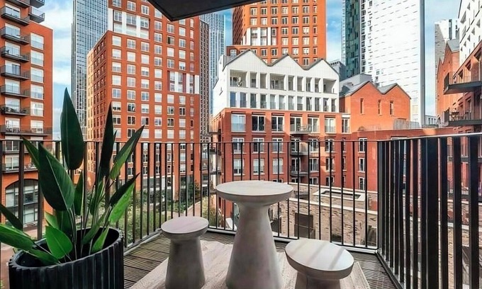 Vauxhall Apartment | Executive luxury apartment in Vauxhall with private balcony